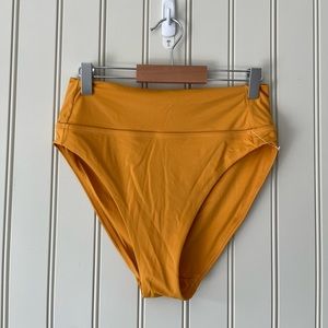 NEW Knix high rise swim bottoms
Medium